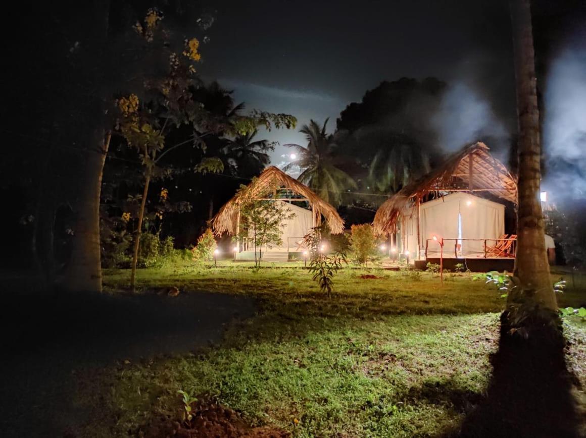 Jungle View River Camping Udawalawe Exterior photo